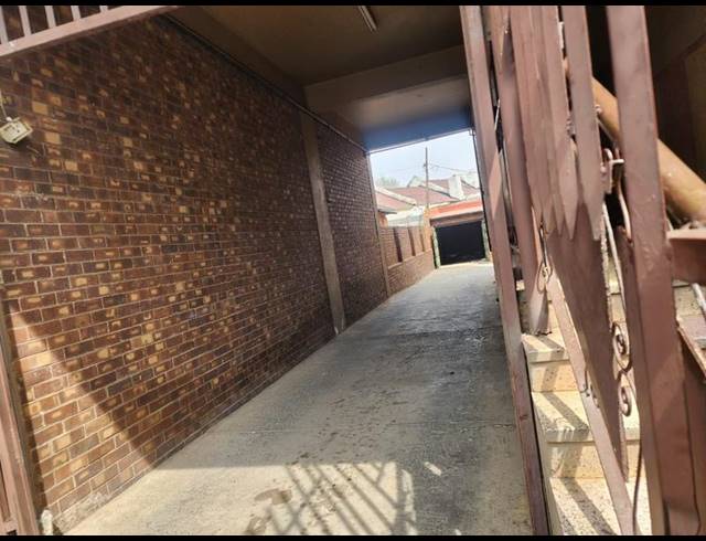 3 BEDROOM APARTMENT FOR SALE IN TROYEVILLE